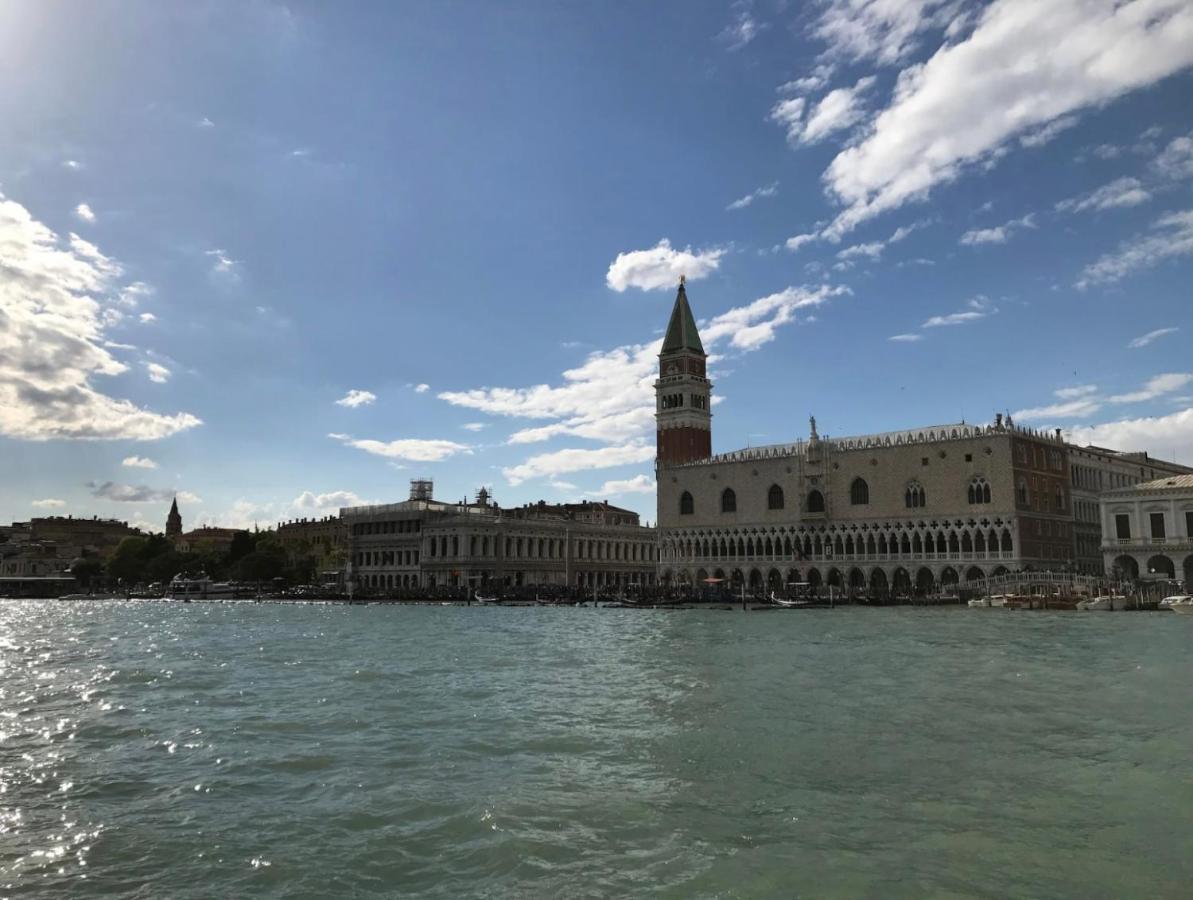Appartamento 3 Camere Da Letto - Holiday House 1 Venesia Bagian luar foto